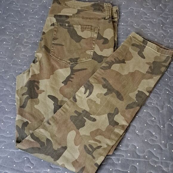 Sanctuary camo skinny pants size 30 - Picture 1 of 6